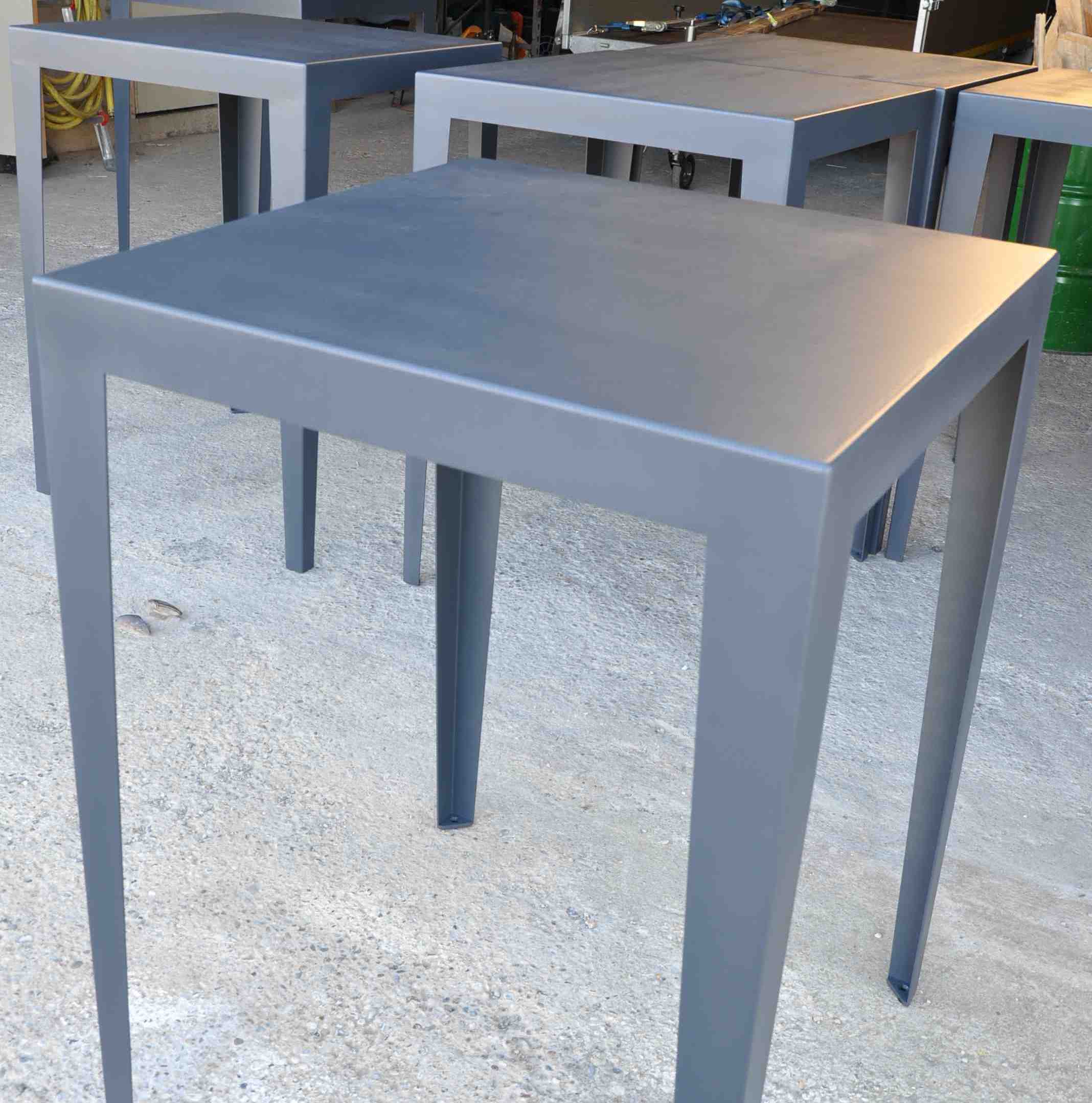 Mange debout en aluminium - dimensions sur mesure - couleur au choix